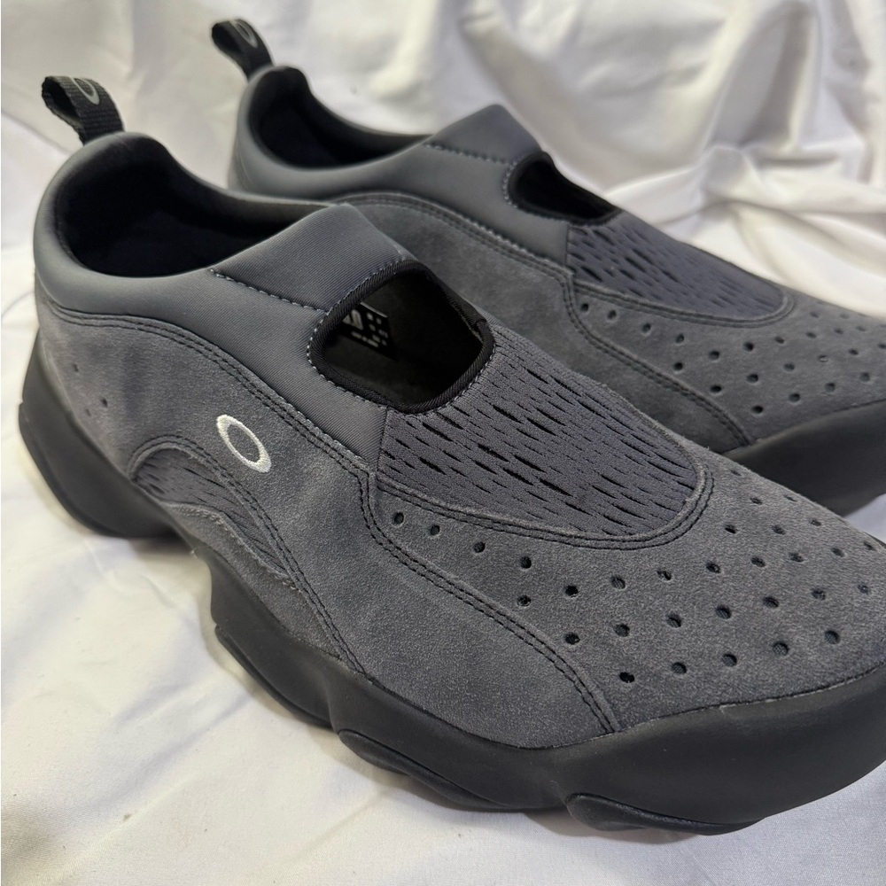 Oakley factory team Flesh Sandal (Men)Size 13
Oakley Factory Team Color: Asphalt - Picture 2 of 6